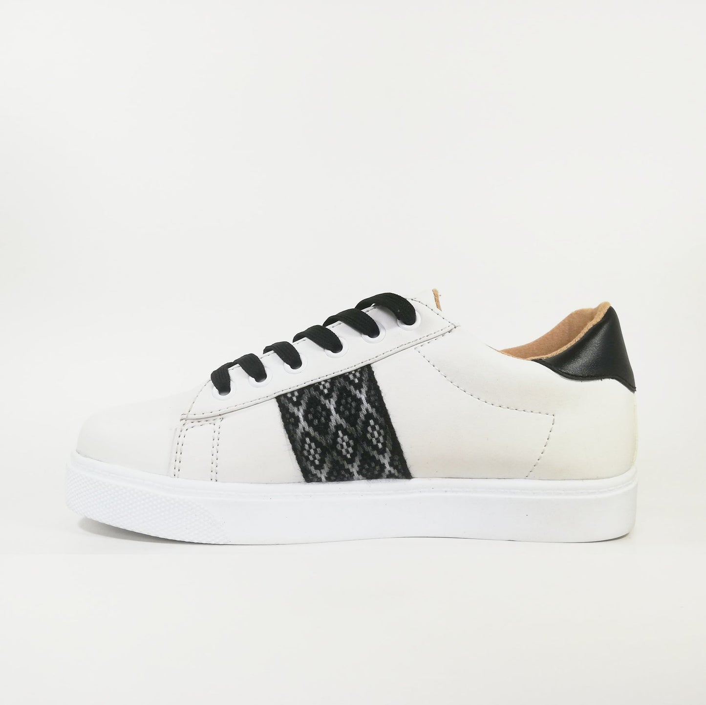 Zapatilla Dama Urban blanco y negro Cuero Natural