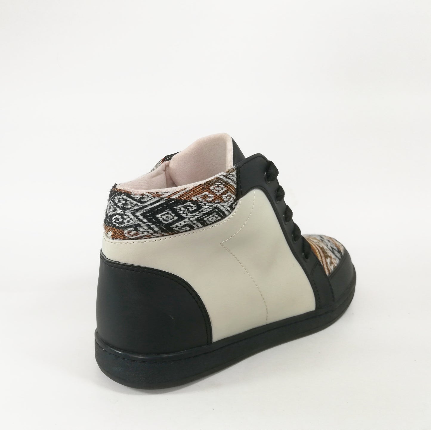 Zapatilla Urban High Top Negro & Manta